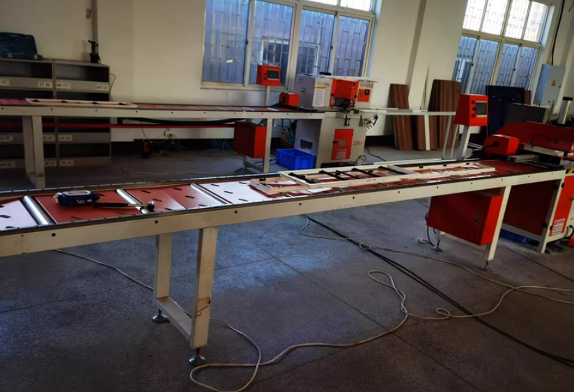 青岛市地区处理风口加工全套设备45度切角机、断料机、卡座机、打眼冲床