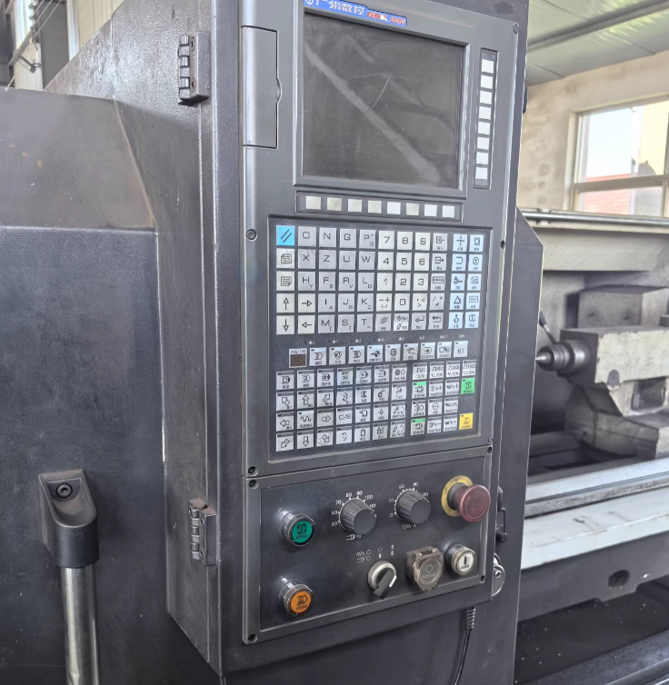 扬州市地区工厂处理丹东华骏数控6163✕3米车床