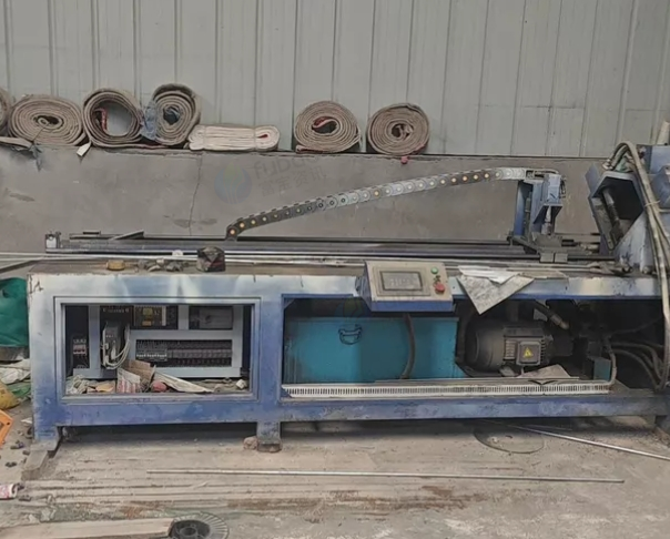 宜宾市地工厂区处理风管生产二线、角铁法兰冲孔机