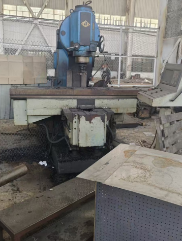 供应：龙门刨床、平面磨床、立式数控铣床等