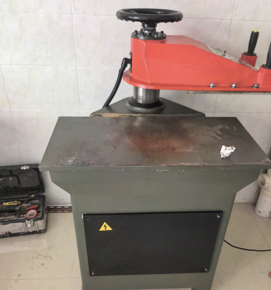 惠州市地区处理12吨液压摇臂裁断机