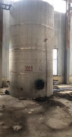 潍坊市地区处理2个30方201不锈钢储罐 2个4.5方搅拌罐 2.5方陶瓷反应釜
