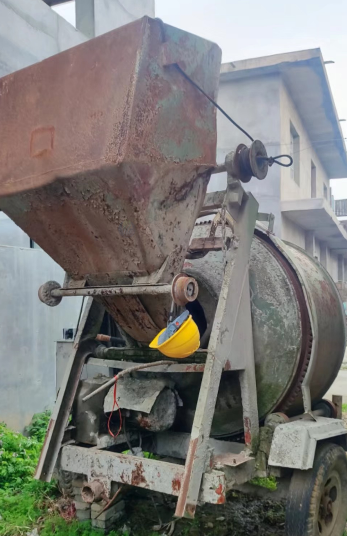 南阳市地区处理混凝土搅拌机、莱工装载机