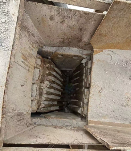 湛江市地区处理69破碎机、颚式破碎机2台、对辊制砂机