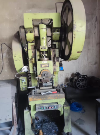 临沂市地区公司处理剪板机 折弯机 扬力63吨压力机