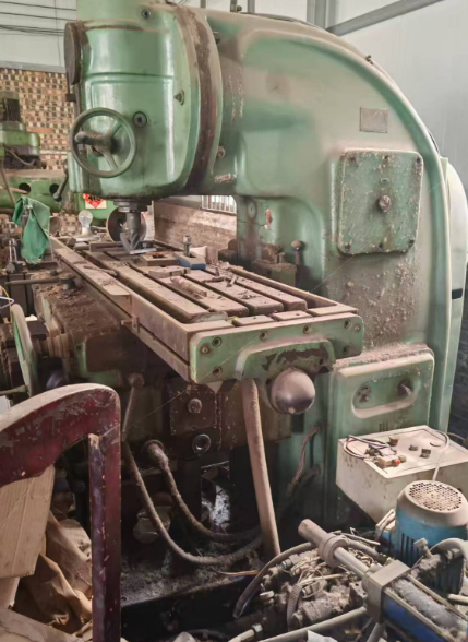 供应：牛头刨床、立式升降铣床