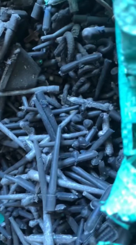 汕头市地区处理PVC改性PE插头内胆破翠、机头、压板