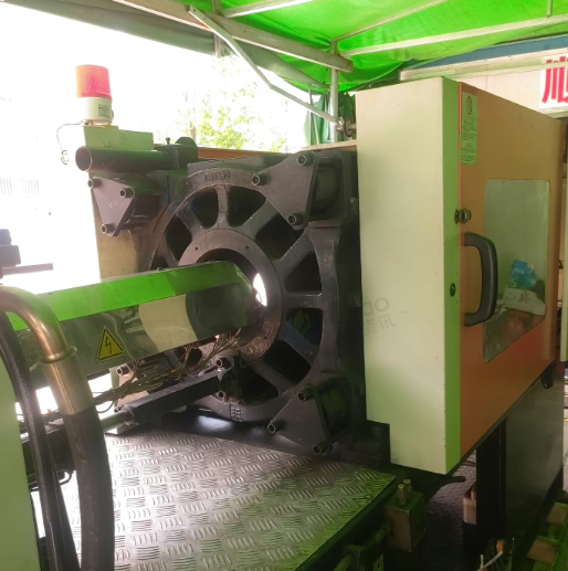 无锡市地区工厂处理震雄150原装伺服注塑机