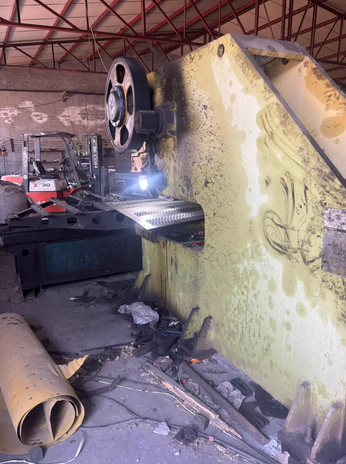 衡水市地区处理40吨扬力深喉1米冲床+远大2.5米伺服平板送料机