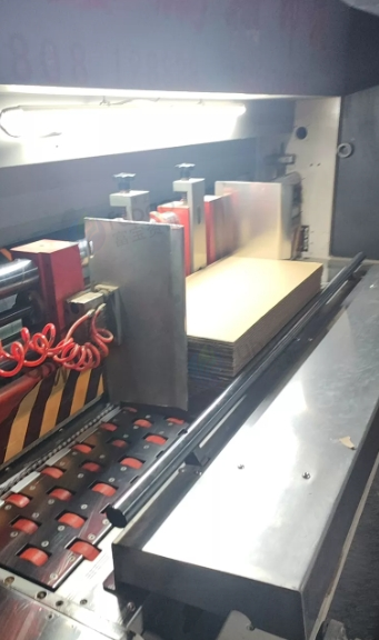 宜宾市地区工厂处理纸箱开槽模切机