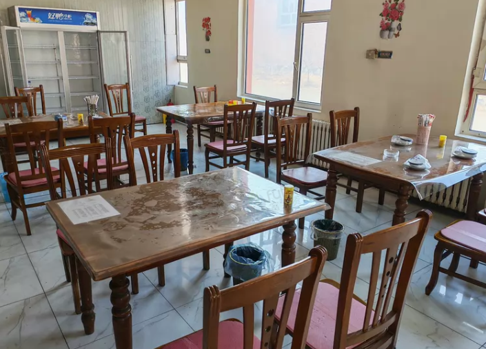 长春市地区处理饭店餐桌椅子设备