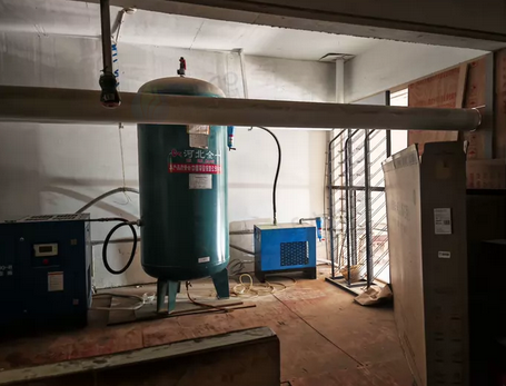 武汉市地区处理封边机、45度精密锯等全屋定制设备