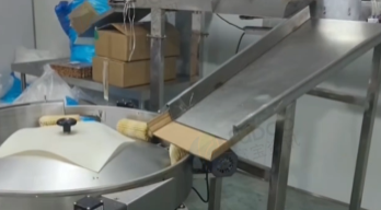 临沂市地区食品厂处理2台四头成型机 8米油炸锅 3层冷却带 速贝包装机 拌料锅 理料线等小麻花全套设备