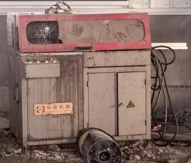 青岛市地区处理断桥铝设备、精密锯两台、组角机两台、大小端面铣等