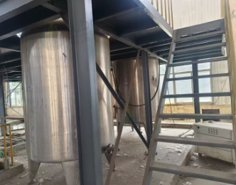 潍坊市地区处理2个30方201不锈钢储罐 2个4.5方搅拌罐 2.5方陶瓷反应釜