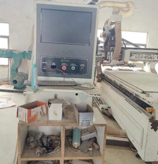 盐城市地区工厂处理迪迈丝杆加工中心、液压打包机