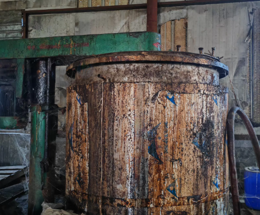 潍坊市地区工厂处理2.5T纯不锈钢电加热罐