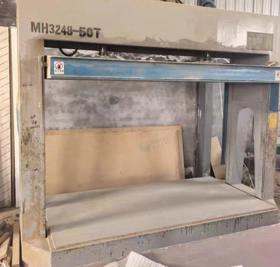 菏泽市地区工厂处理出榫机、五叠锯、双轨五碟锯、龙门刨、圆锯、砂光机等木工机械