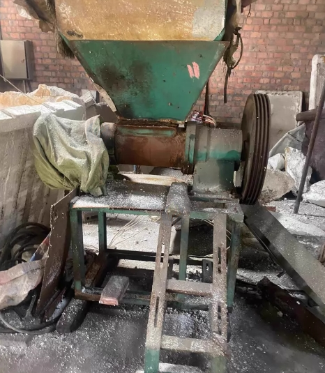 乐山市地区处理塑料颗粒机一套带电机