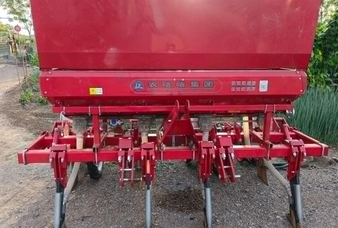 青岛市地区处理25年农哈哈四行玉米机