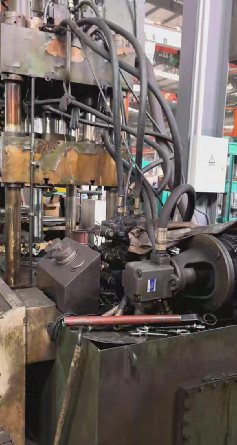 宣城市地区处理一批闲置冲花模具、立柱液压机