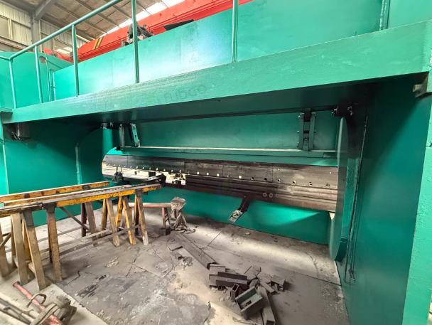 扬州市地区工厂处理16米200吨折弯机2台