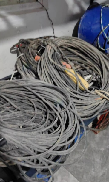 宁波市地区处理充电电锤（宇牌）充电电板手（宇牌）配电箱、液压打孔机、脚手架等