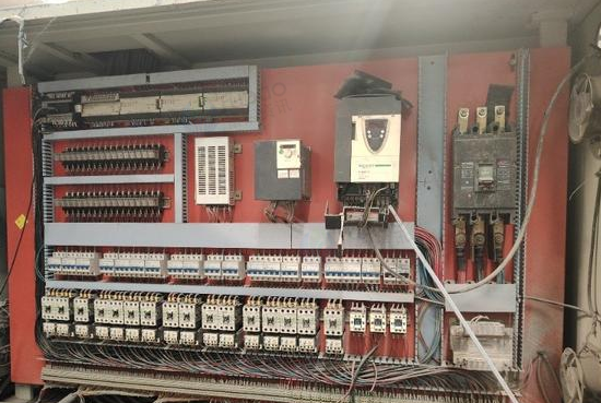 郑州市地区处理四柱液压机、16头磨板机