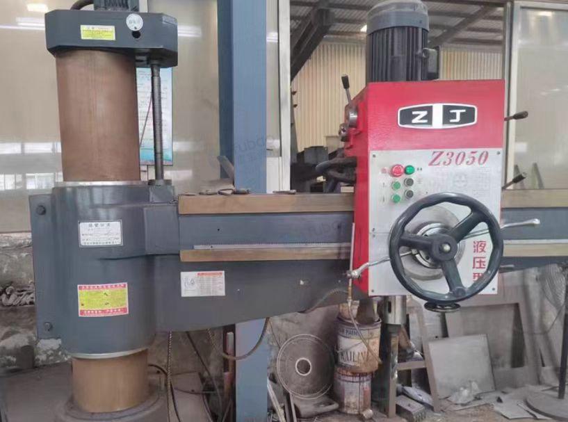 池州市地区处理中捷Z3050摇臂钻床