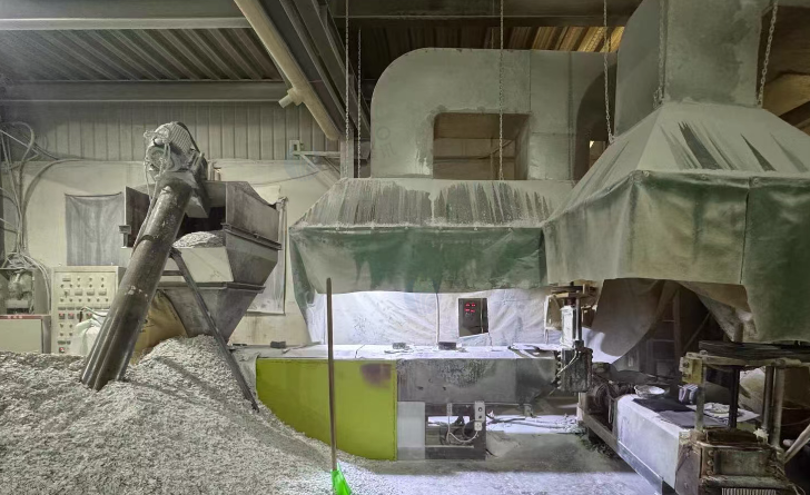 汕头市地区塑胶厂处理160口径单螺杆子母机