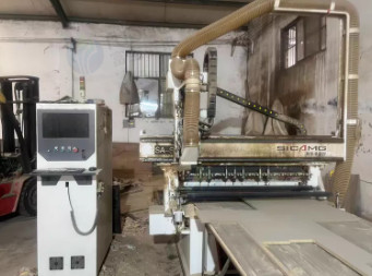 菏泽市地区公司处理开料机 侧孔机 封边机 推台锯 异形封边机 铰链孔机等定制工厂全套设备