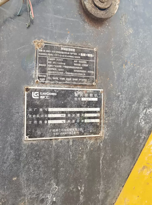 临沂市地区处理几台17/18年柳工50铲车