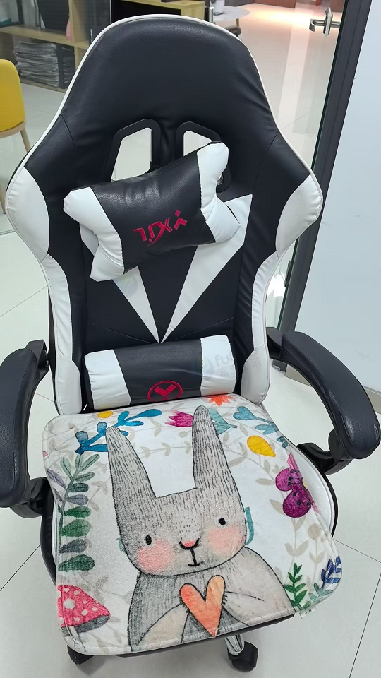 4月21日银川市报废办公桌椅23项转让公告