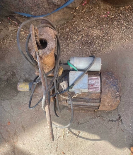 青岛市地区处理电动抽水泵一套带电机