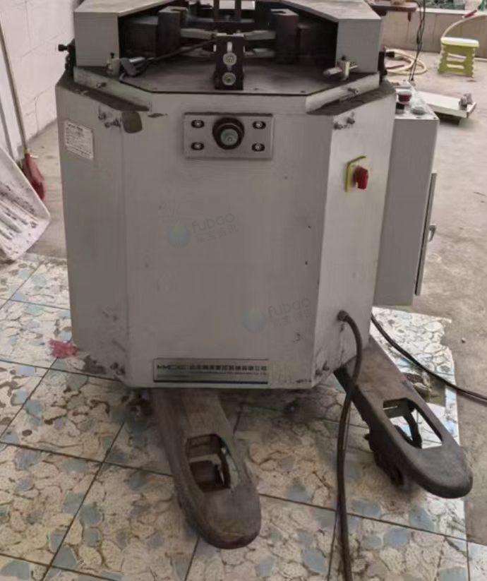 平顶山市地区处理角码锯、双头锯、两台组角机等断桥铝门窗设备