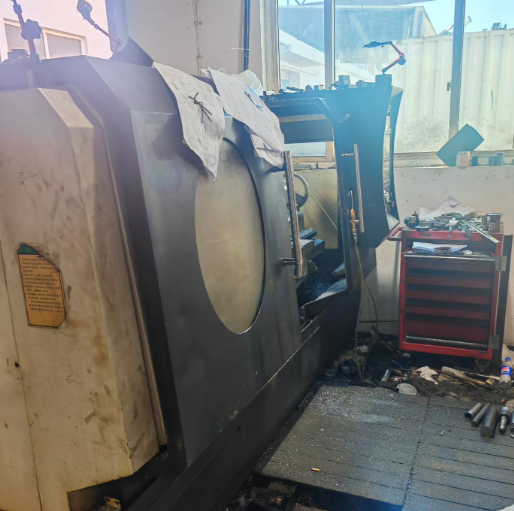 苏州市地区工厂处理沈阳5085数控车床1台、沈工40液压卡盘车床1台