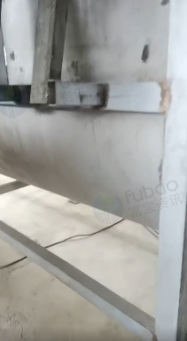 南宁市地区公司处理4立方不锈钢双螺带混合机、滚筒筛、定量包装机等饲料设备