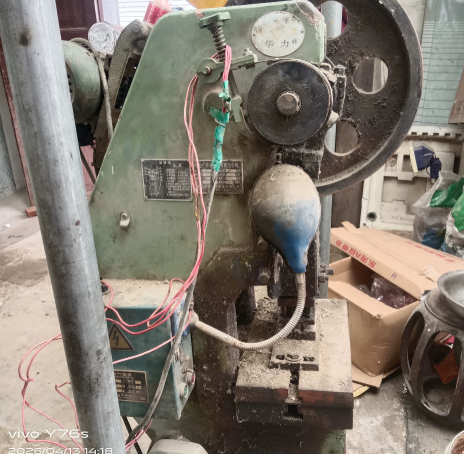 宿迁市地区工厂处理J23-6.3T开式双柱可倾压力机2台