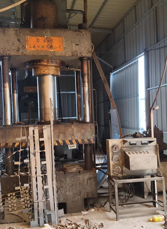 衡水市地区处理315型四柱液压机2台