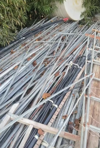 泰州市地区处理6米大棚钢管卡槽一批