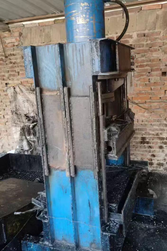 新乡市地区闲置处理200吨压力机