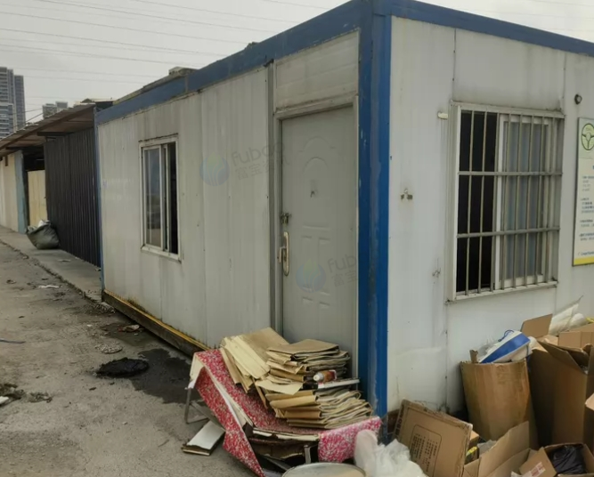 佛山市地区处理集装箱地砖、2P格力空调、冰箱、消毒碗柜、茶台配2张凳等