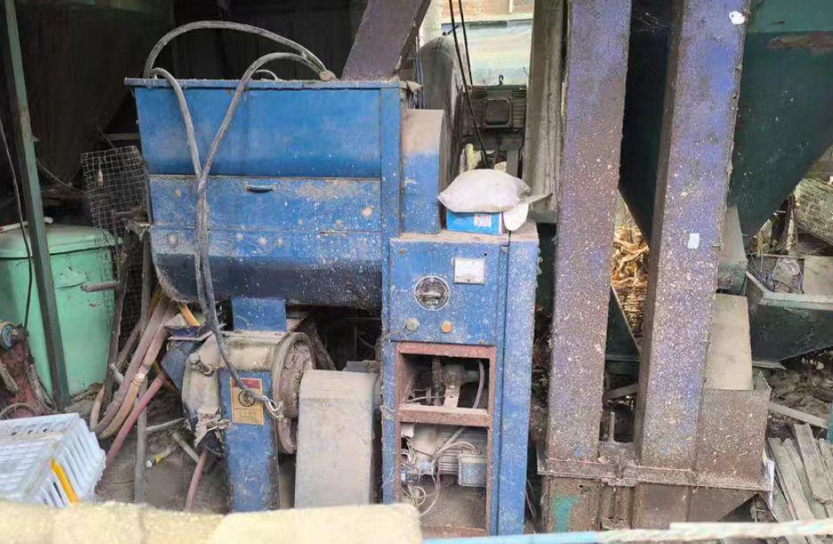 焦作市地区处理218型饲料颗粒机、合料机、提升机，风干机等