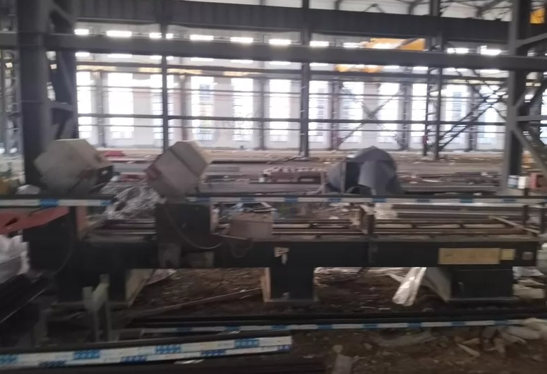 青岛市地区处理断桥铝设备、精密锯两台、组角机两台、大小端面铣等