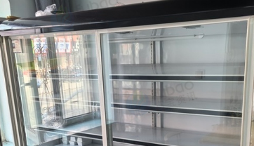通辽市地区处理冰箱展示柜、空调、冷柜操作台、冰柜、消毒柜等麻辣烫设备