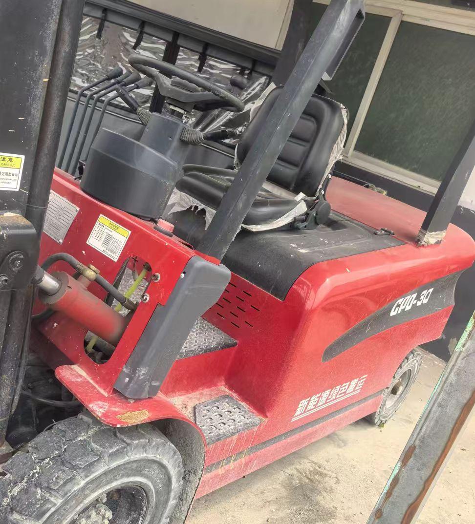 周口市地区处理纯电叉车、砂浆喷涂泵车、500千瓦移动电站