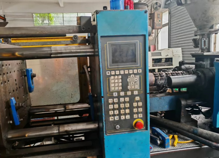 佛山市地区处理宝源ME50注塑机、120吨注塑机、强鑫塑机FT140注塑机