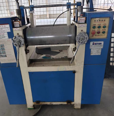 邢台市地区处理硅胶压胶机