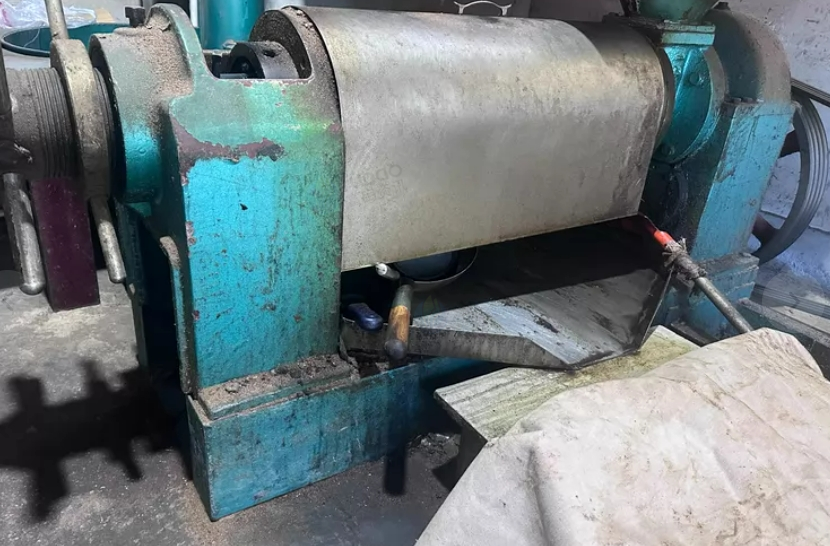 定西市地区处理榨油机，炒锅，上料机，滤油机等