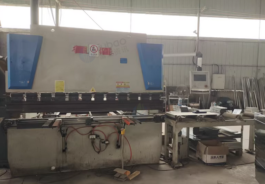 南宁市地区处理1批液压折弯机、剪板机、数控折弯机等钣金设备